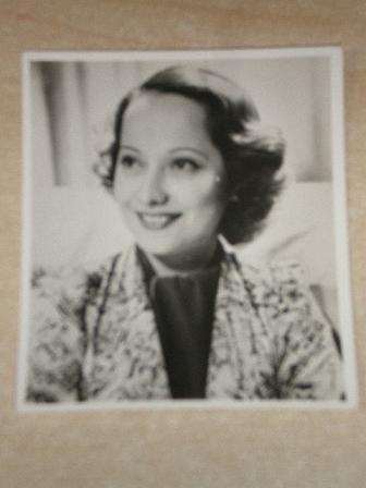 Original photograph of MERLE OBERON. FILM STARS, PHOTOCARDS, ARDATH CIGARETTES. Movie memorabilia fr