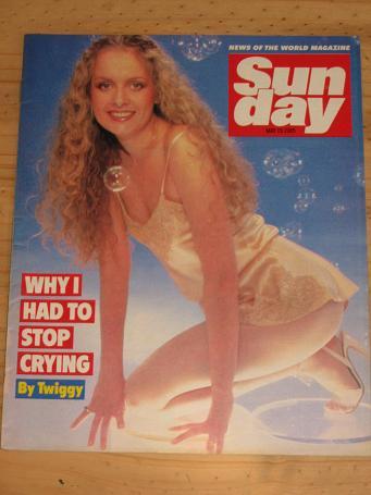 TWIGGY 1985 SUNDAY MAG MAY 19 DAVRO JOAN COLLINS PRINCESS DIANA PACINO RICHARDS PUBLICATION FOR SALE